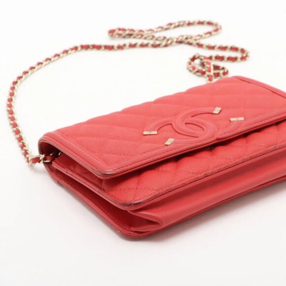 Chanel CC Logo Filigree Caviar Skin Chain Wallet Bag Red - Picture 4 of 15